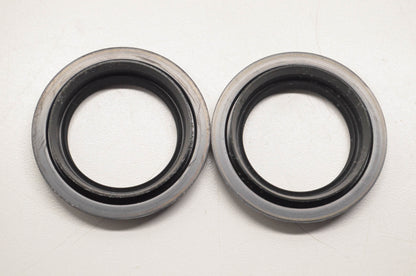 CR 17789 Oil Seals Qty 2 NOS