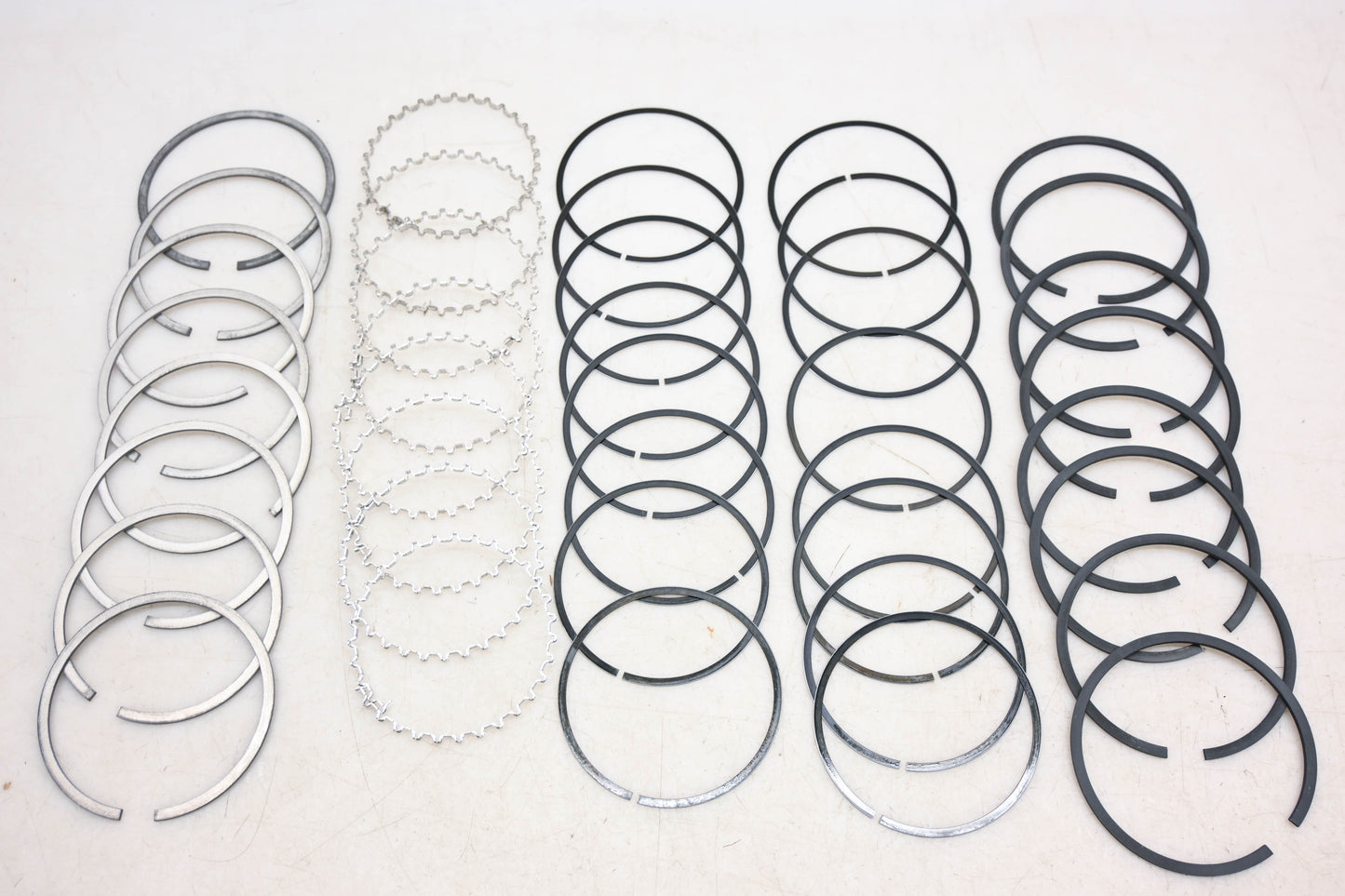 Mopar 3549588, 3549-588 Piston Ring 4.000" Kit NOS