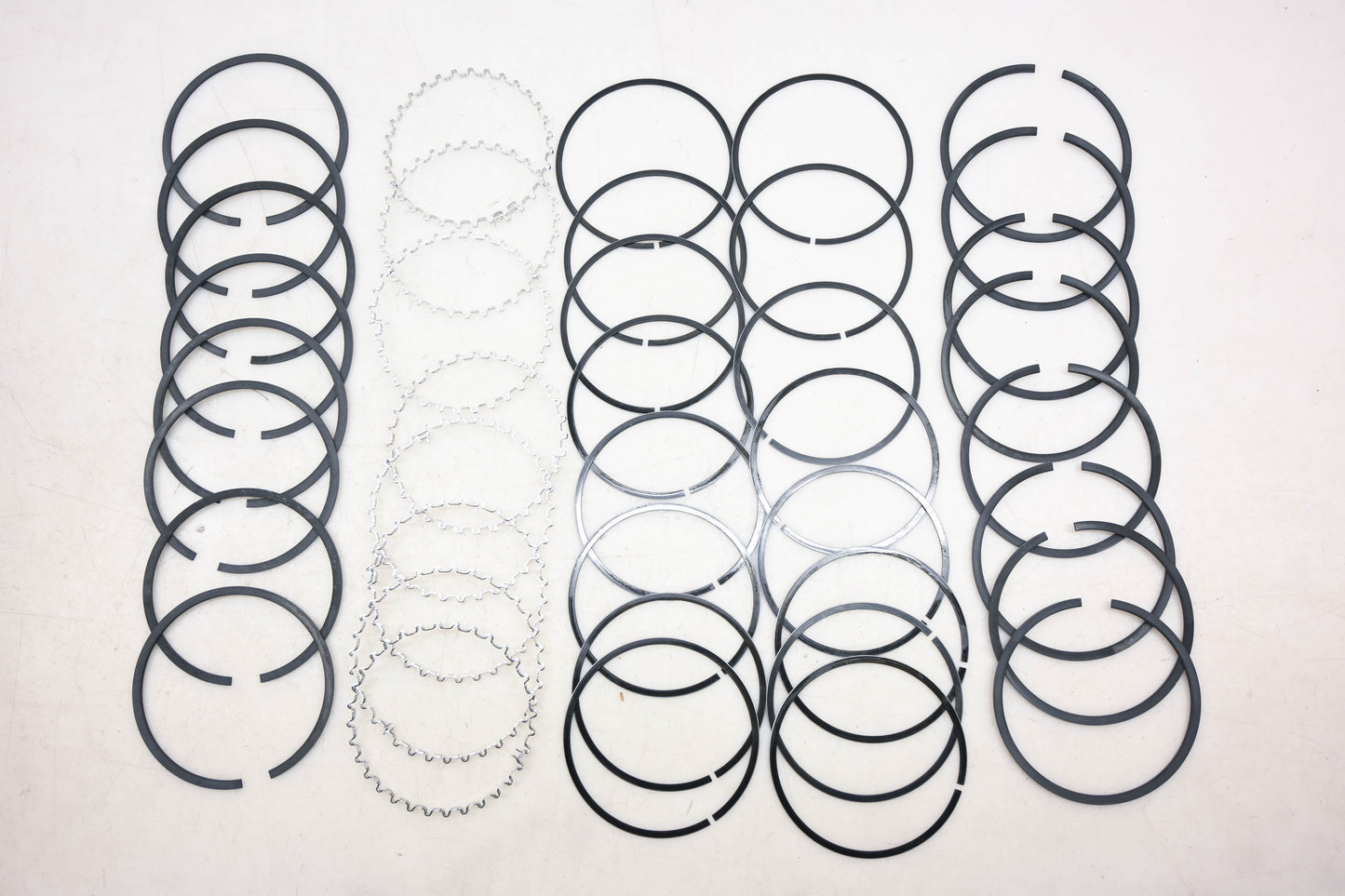 Mopar 3004571, 3004-571 Piston Ring 4.040" Kit NOS