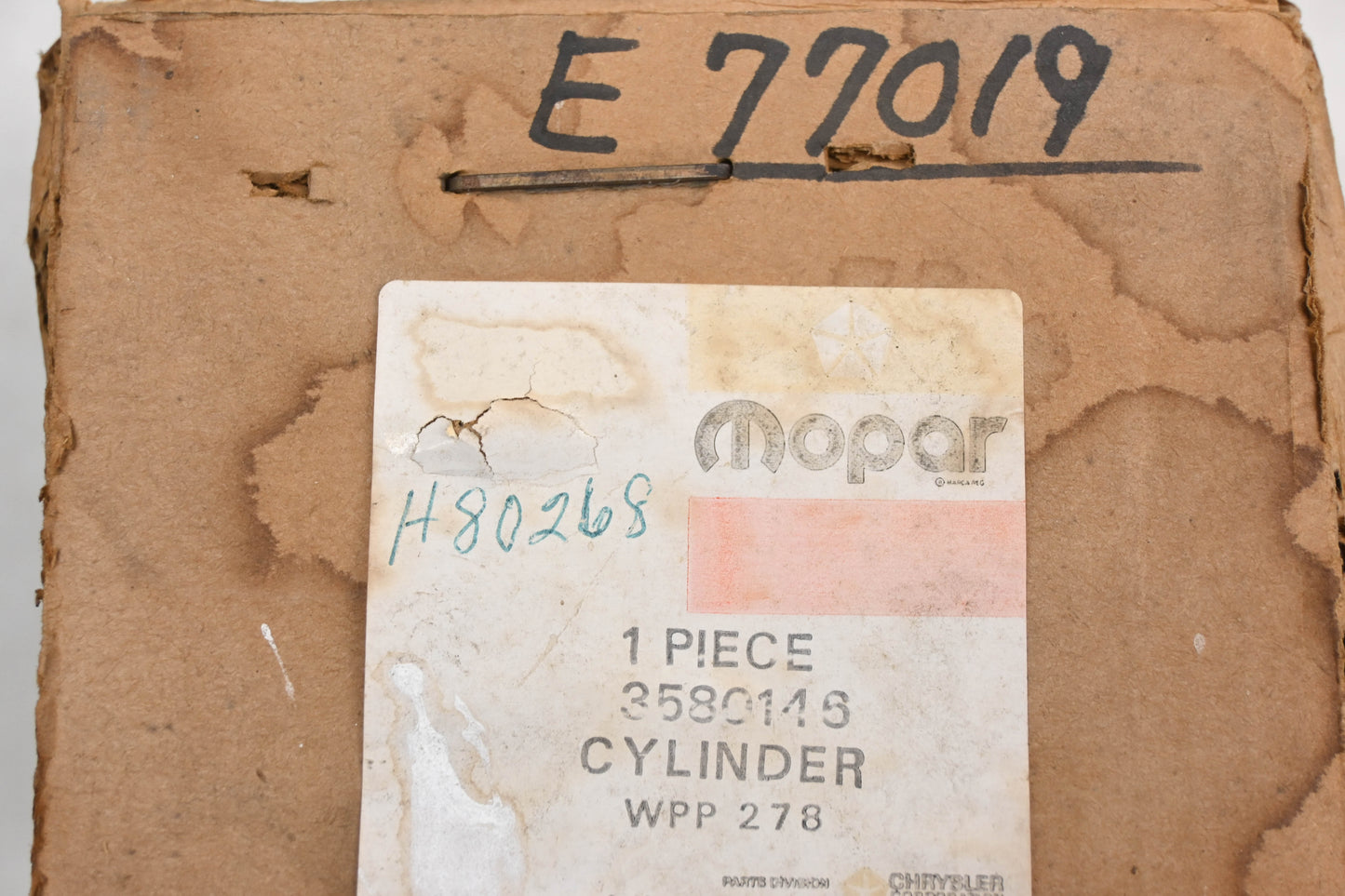 Mopar 3580146, E77019, H80268 Brake Master Cylinder Assembly NOS