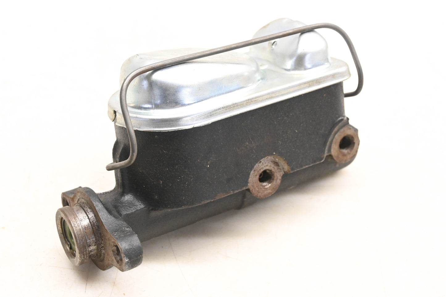 EIS E17052, 2227331 Brake Master Cylinder NOS