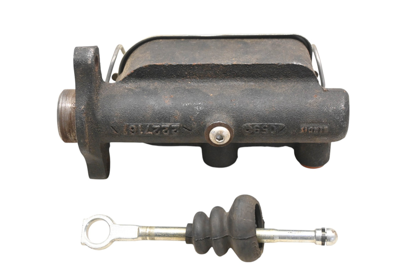 EIS E74985, 2227181 Brake Master Cylinder Kit NOS