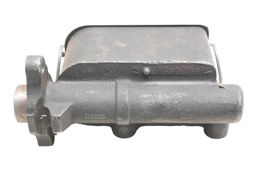 Bendix 2232251, F98009 Brake Master Cylinder Assembly NOS