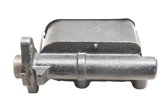 EIS E77084, 2232281 Brake Master Cylinder Assembly NOS