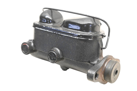 EIS E67000, F64855, 2227161 Brake Master Cylinder Assembly NOS