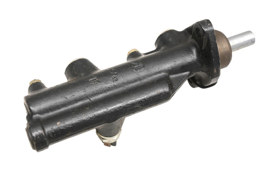 EIS E98107, M100762 Brake Master Cylinder Assembly NOS