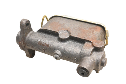 EIS E64822, EIS131 Brake Master Cylinder Assembly NOS