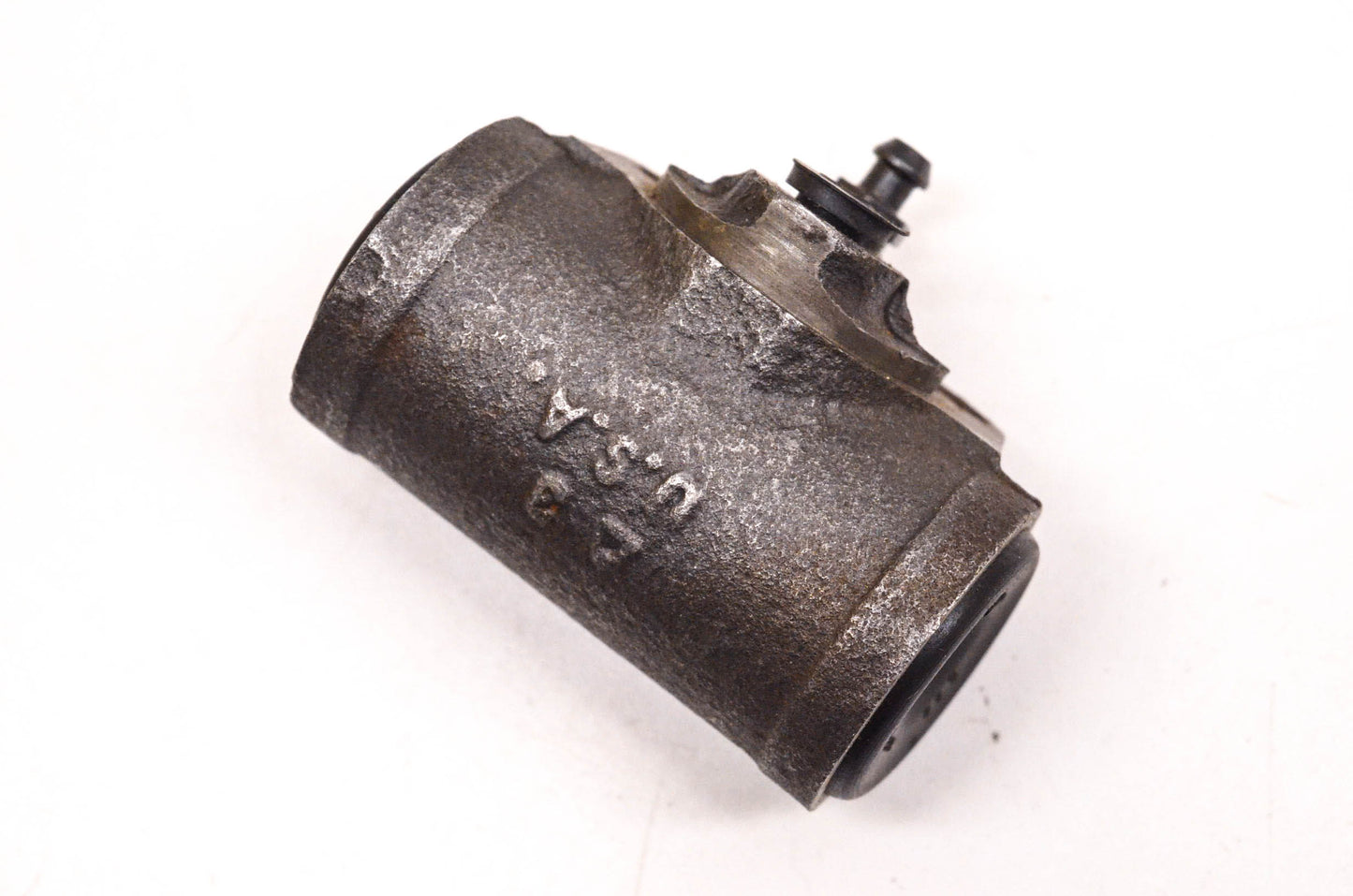EIS 746 Wheel Cylinder Assembly NOS