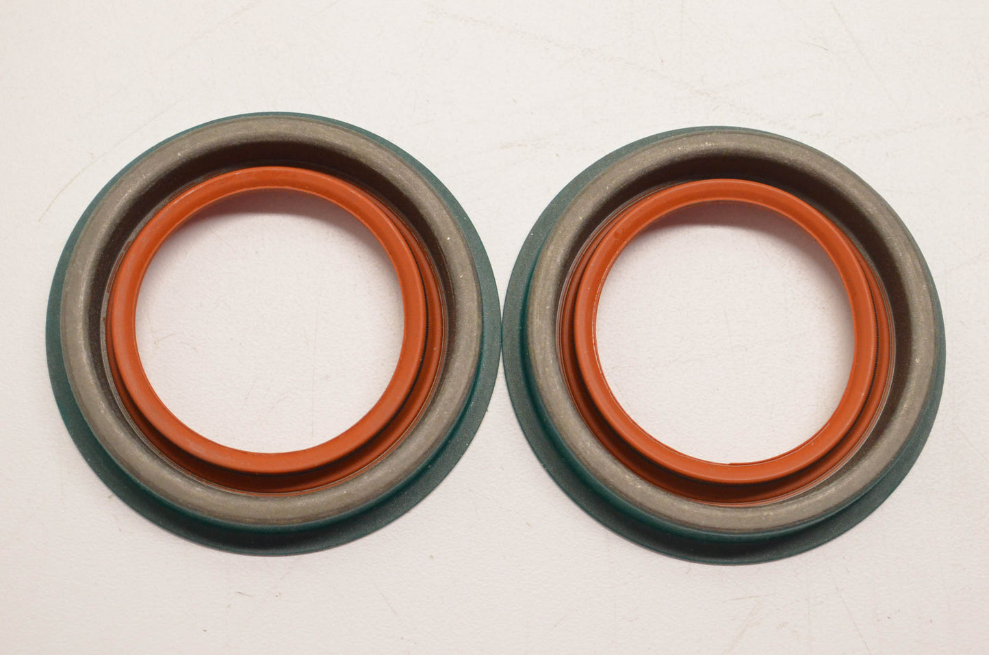 CR 18692 Oil Seals Qty 2 NOS