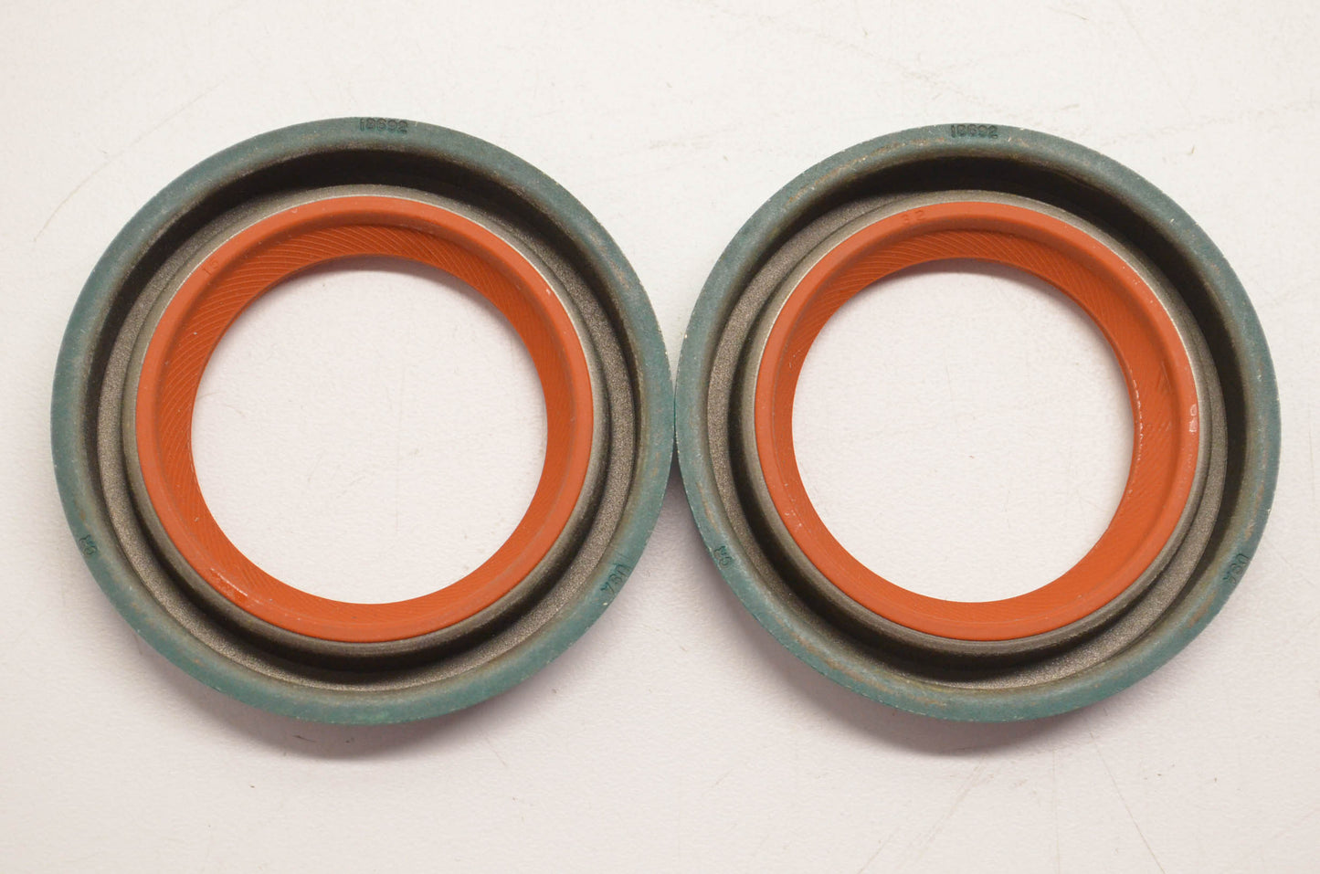CR 18692 Oil Seals Qty 2 NOS