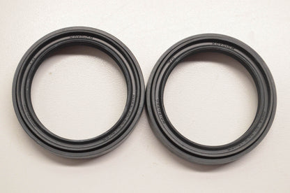 CR 19612 Oil Seals Qty 2 NOS