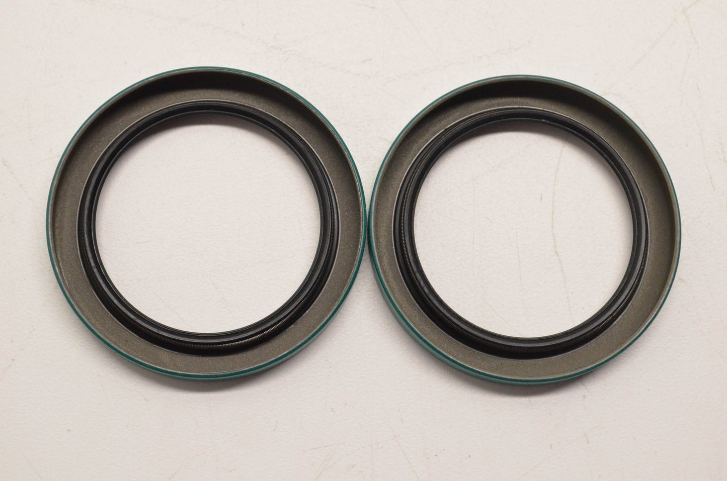 CR 19608 Oil Seals Qty 2 NOS
