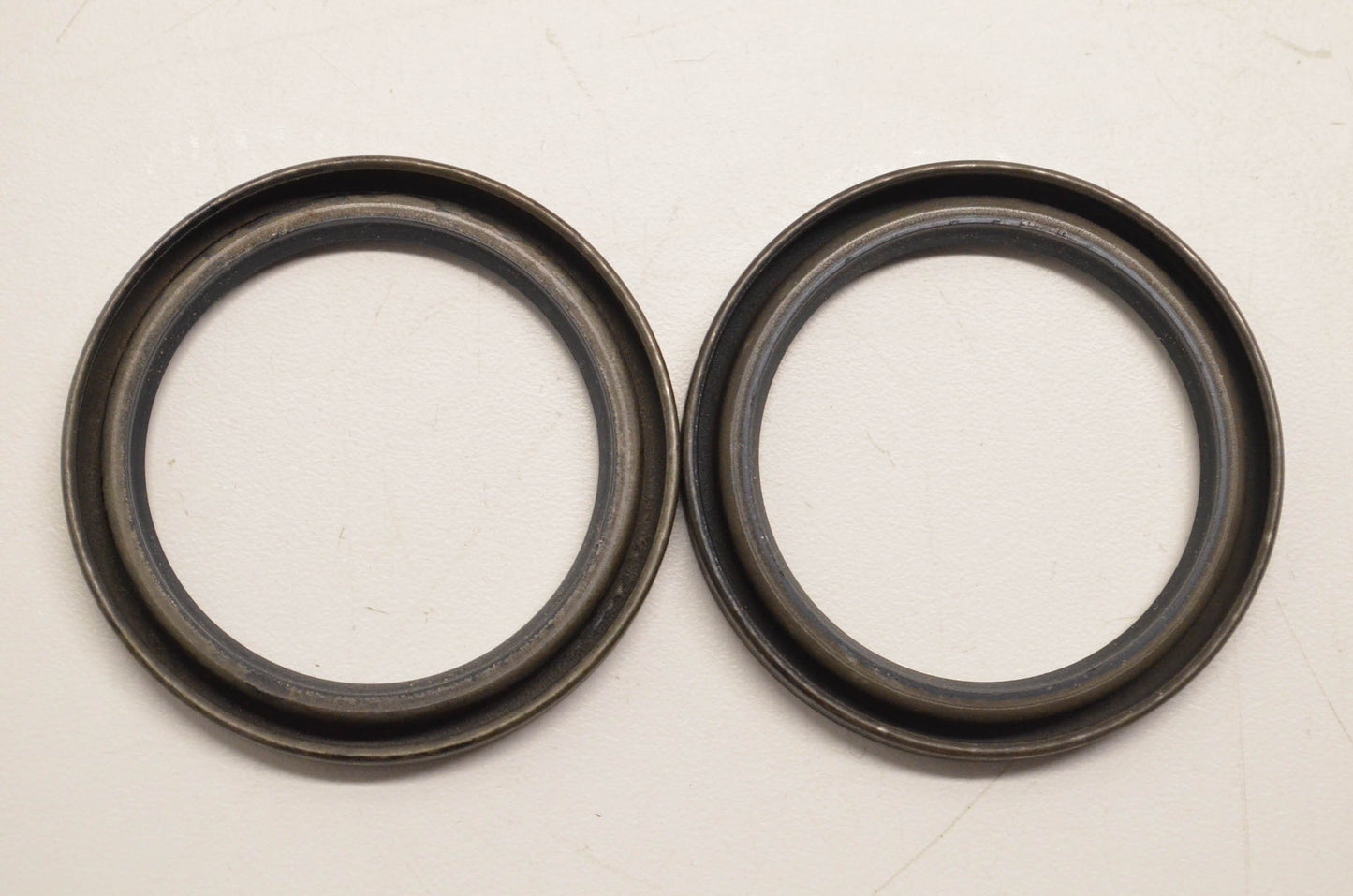 CR 19763 Oil Seals Qty 2 NOS