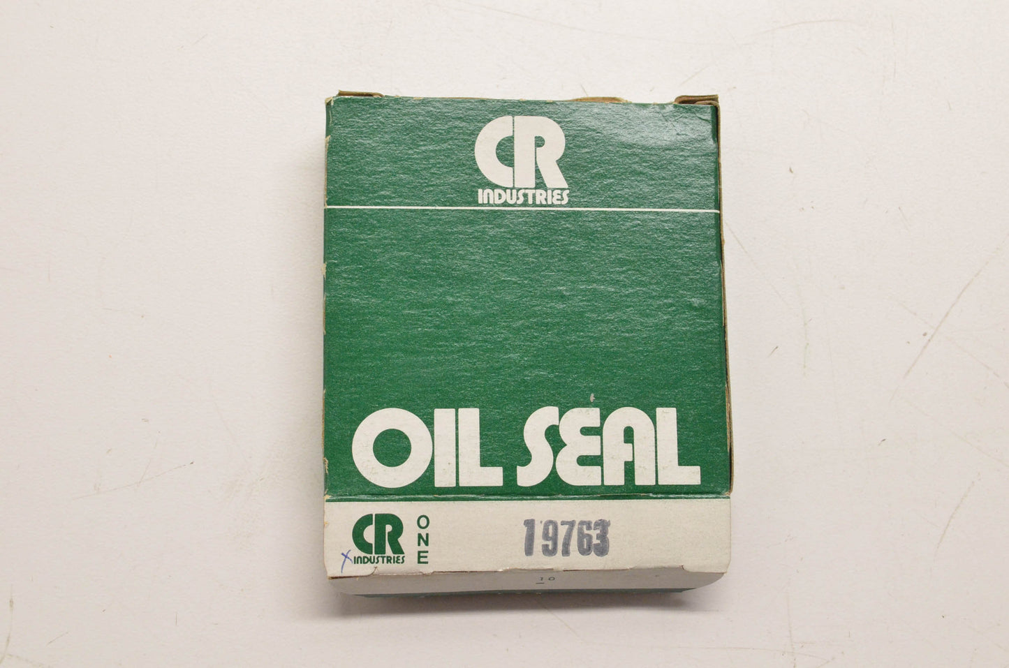 CR 19763 Oil Seals Qty 2 NOS