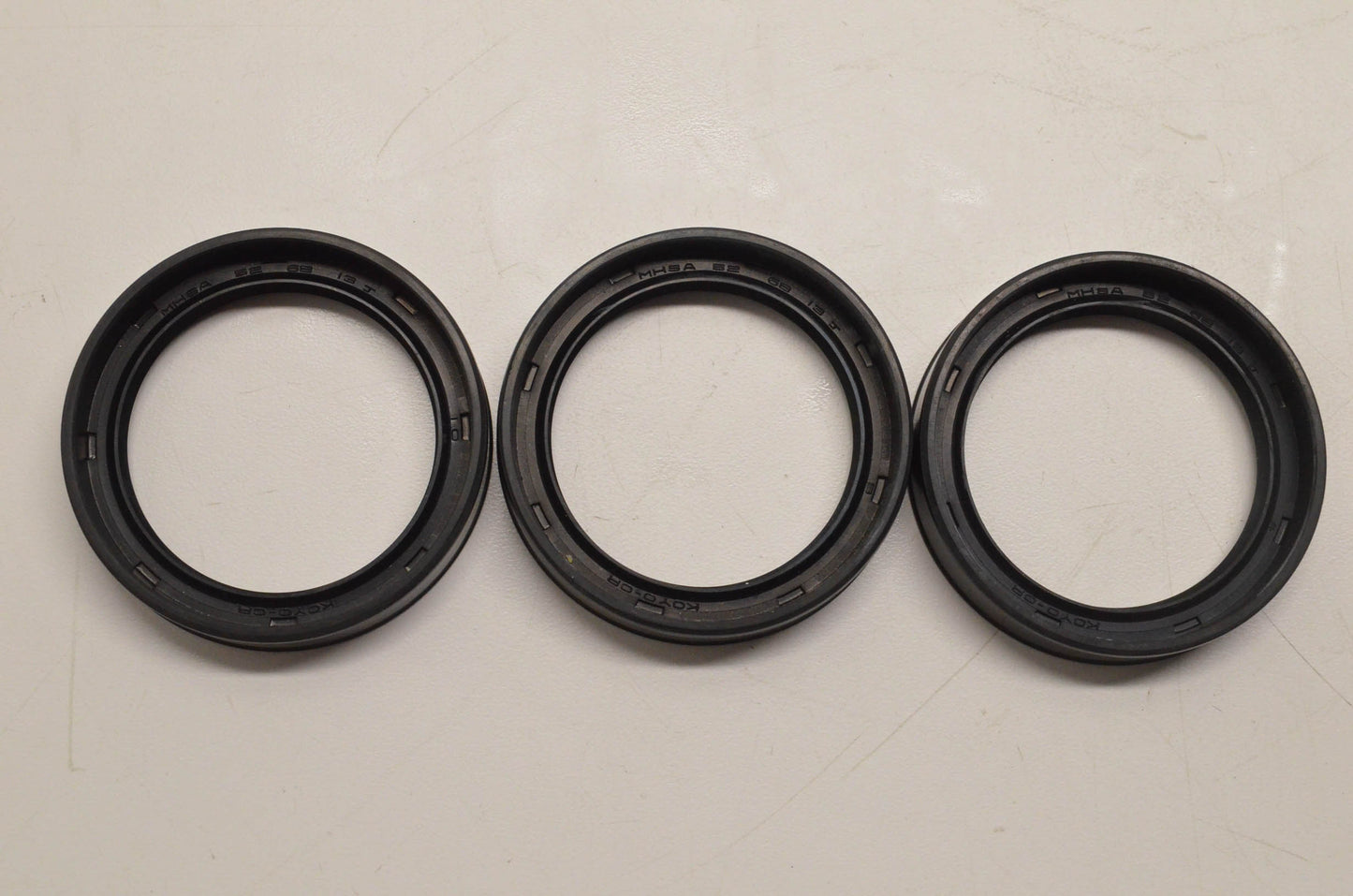CR 20428 Oil Seals Qty 3 NOS