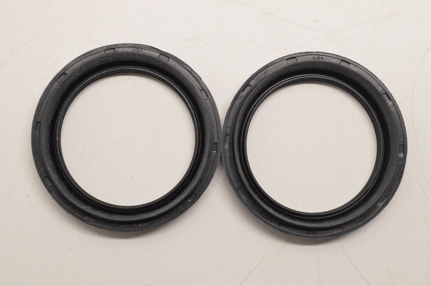 CR 22454 Oil Seals Qty 2 NOS