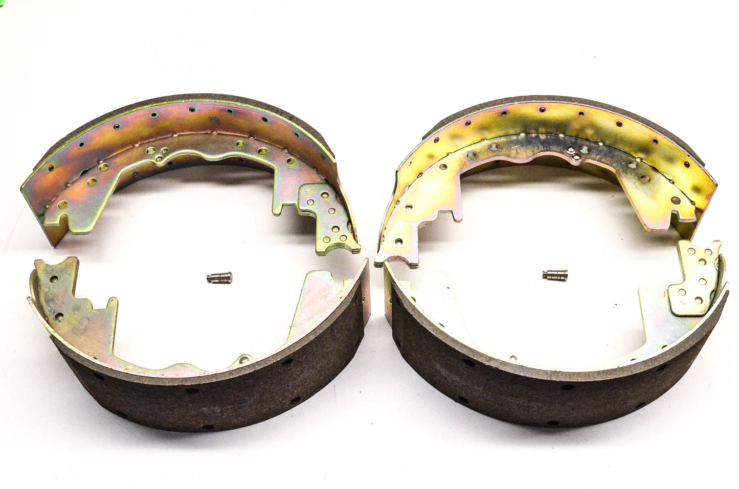 New OEM Ford E7TZ-2200-DX, PAF583R-P Brake Shoe Kit NOS