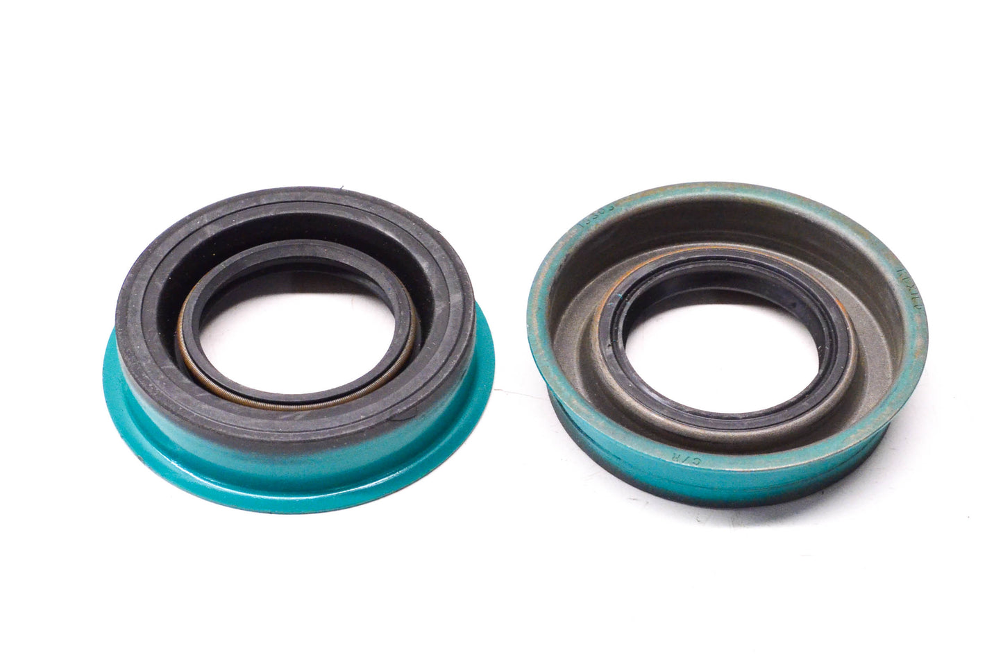 CR 15305 Oil Seal Qty 2 NOS