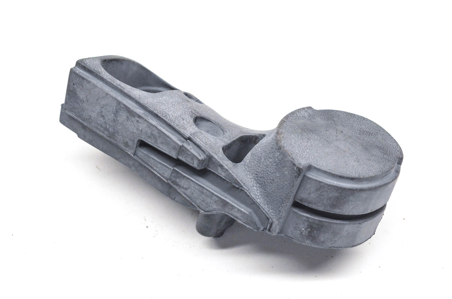 Aftermarket 8M0028682 Lower Cowl Cable Grommet NOS