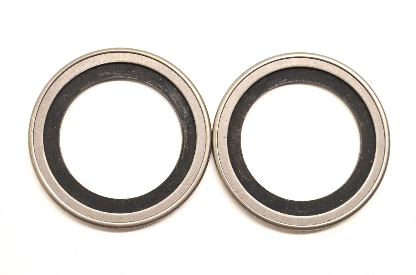 SKF 3876191, 17187 Oil Seal Qty 2 NOS