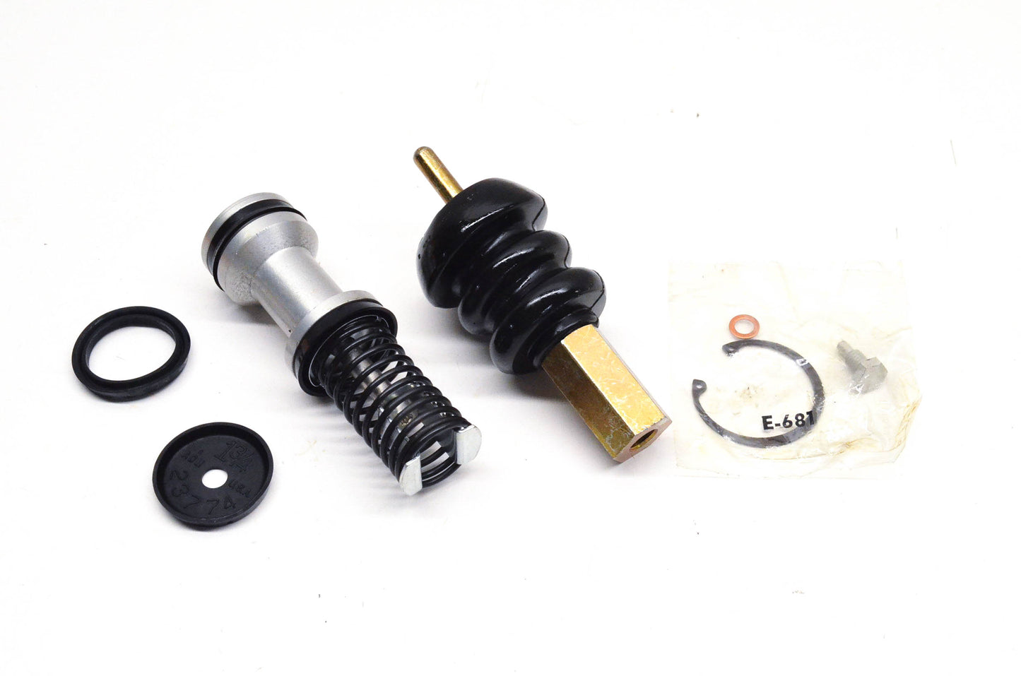 EIS 68-792, F-71531 Brake Master Cylinder Repair Kit NOS