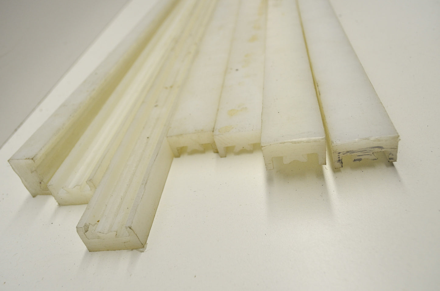 Hyfax Sliders White Qty 7 NOS