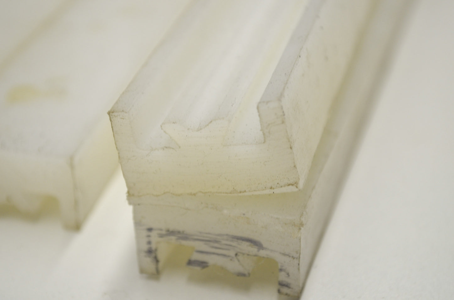 Hyfax Sliders White Qty 7 NOS