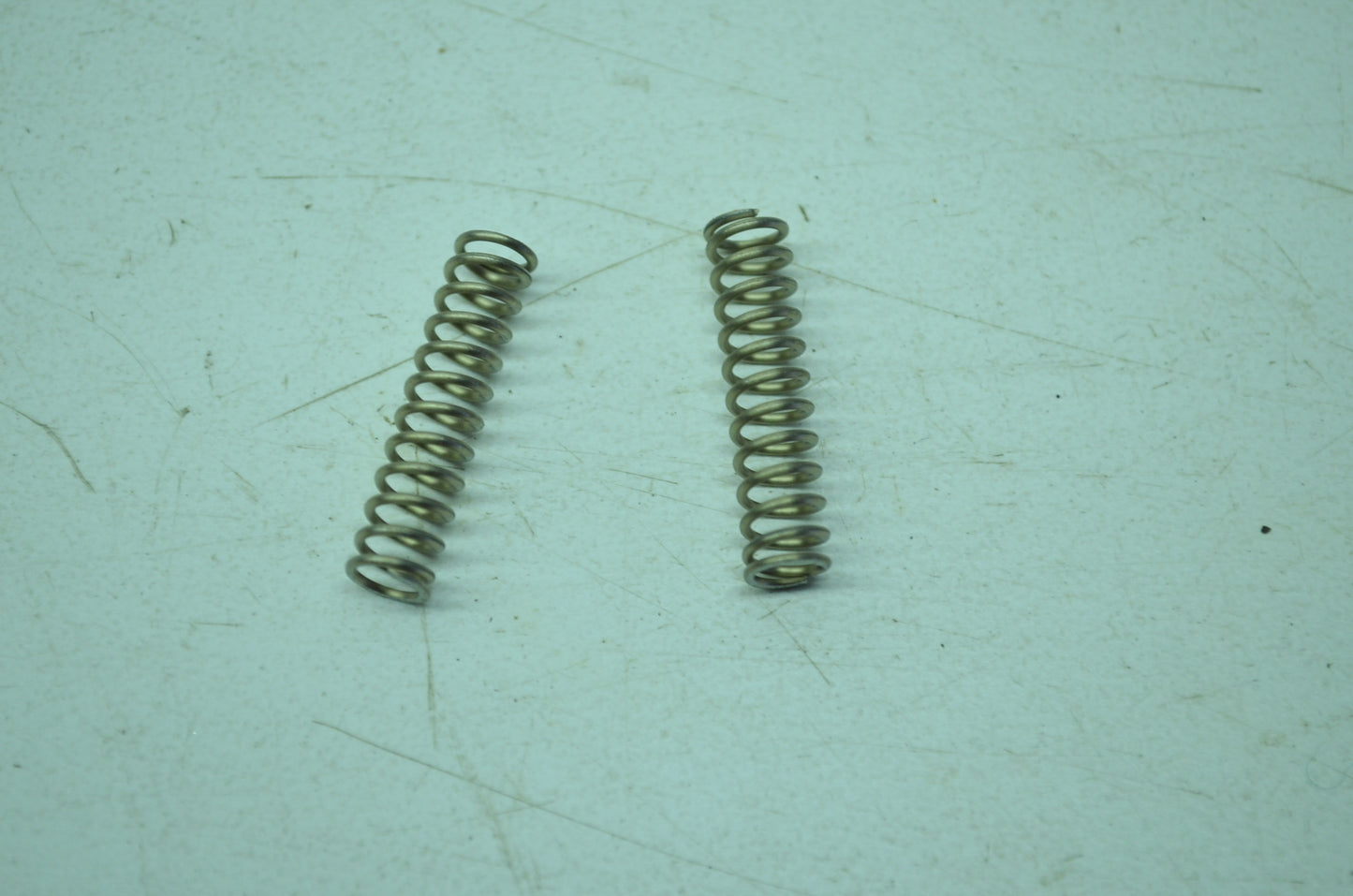 OEM Harley-Davidson 50932-86 Spring Qty 2 NOS