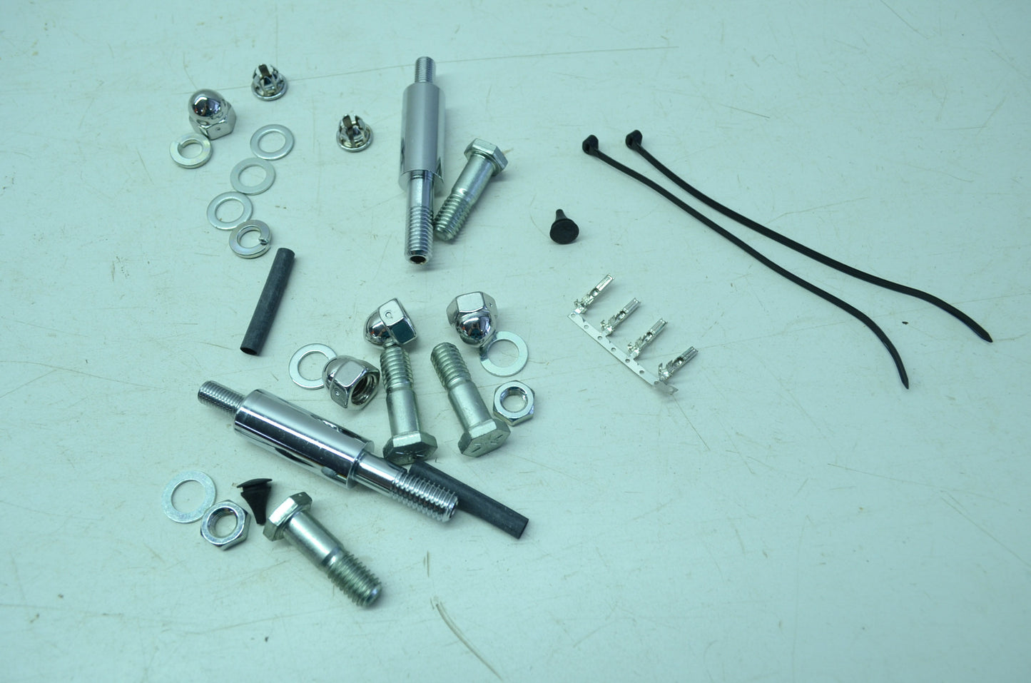 NEW OEM Harley Davidson Turn Signal Relocation Kit Dyna Wide Glide 43811-00 NOS
