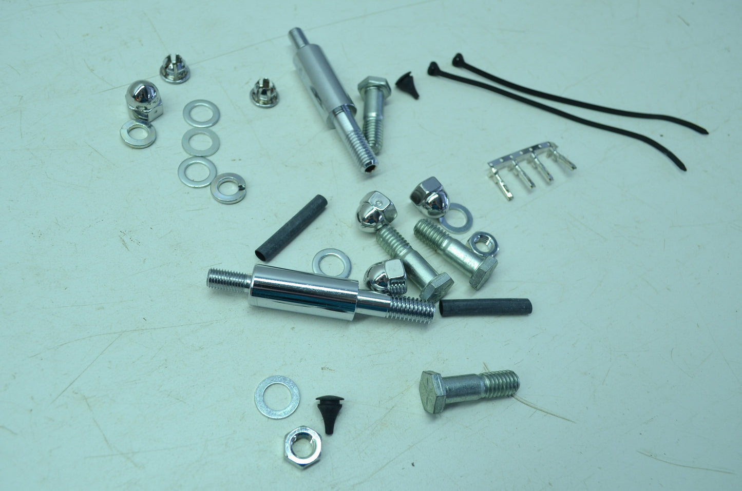 NEW OEM Harley Davidson Turn Signal Relocation Kit Dyna Wide Glide 43811-00 NOS