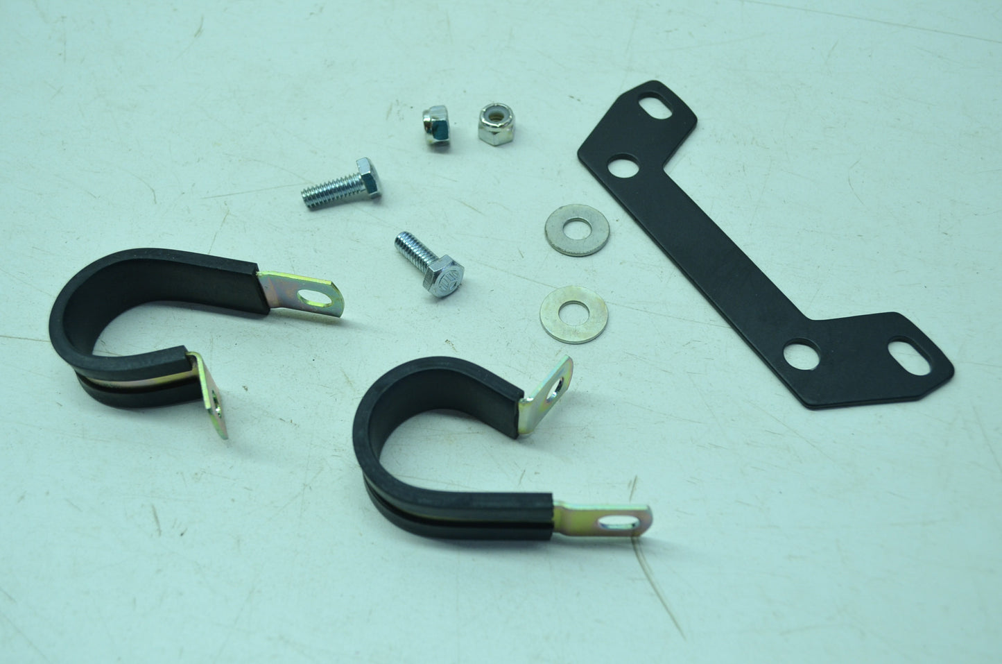 NEW OEM Harley Davidson Oil Cooler Mounting Bracket Kit 62411-85 NOS