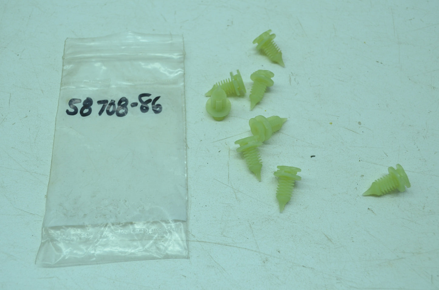 OEM Harley-Davidson 58708-86 Black Xmas Tree Nylon Clip Qty 8 NOS