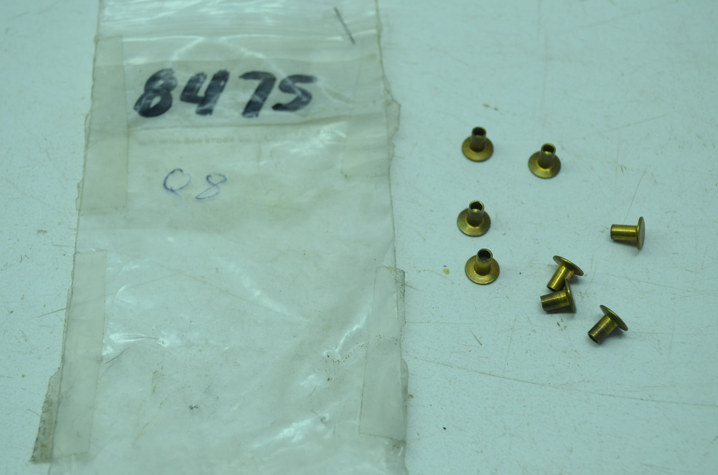OEM Harley-Davidson 8475 Rivet Qty 8 NOS