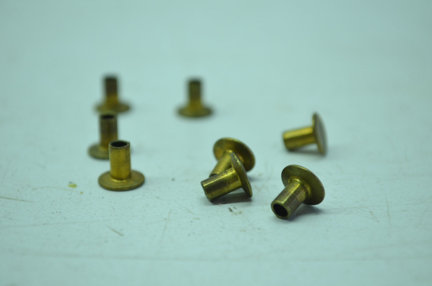 OEM Harley-Davidson 8475 Rivet Qty 8 NOS