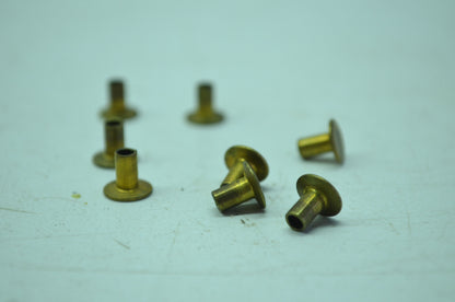 OEM Harley-Davidson 8475 Rivet Qty 8 NOS