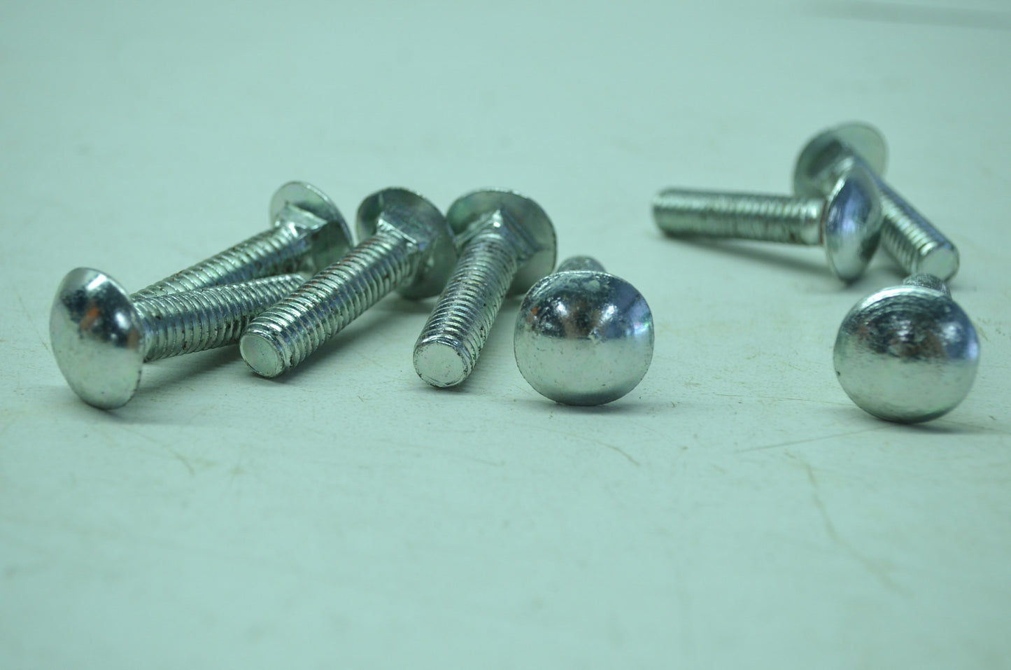 OEM Harley-Davidson 5423 Bolt Qty 8 NOS