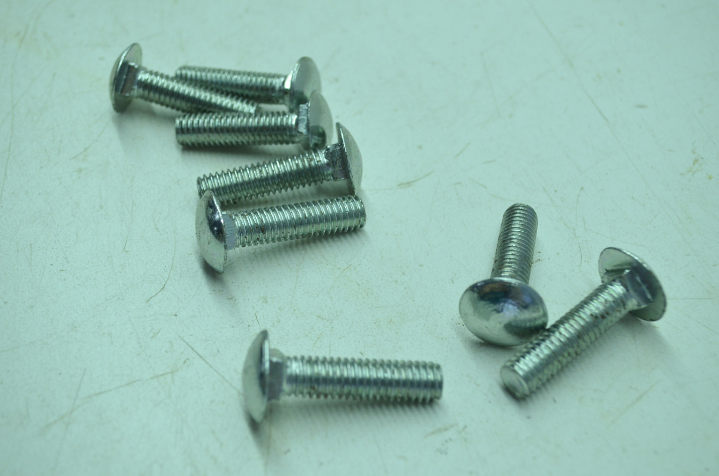 OEM Harley-Davidson 5423 Bolt Qty 8 NOS