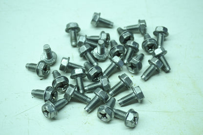 Harley-Davidson Bolts Qty 31 NOS