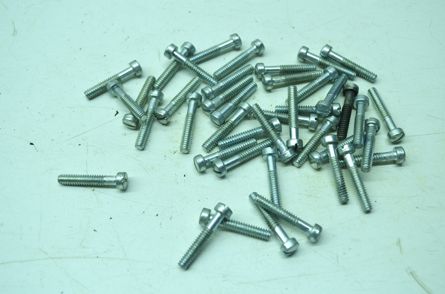 Harley-Davidson Obsolete Bolt Screw Qty 42 NOS