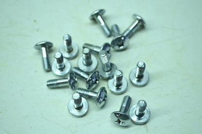 OEM Harley-Davidson 2725 Machine Screw Qty 17 NOS