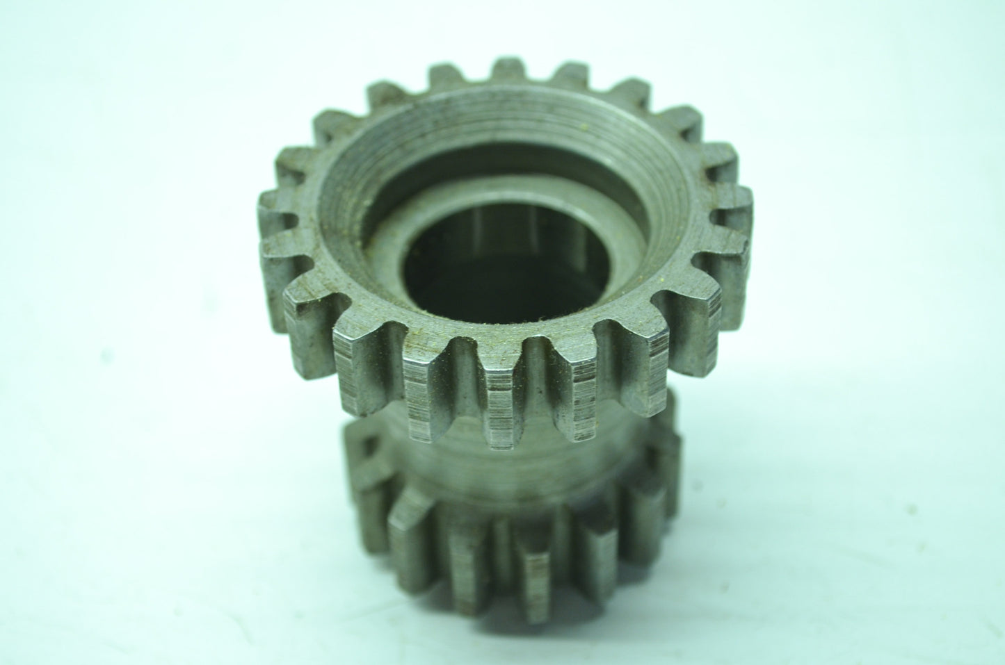 OEM Harley-Davidson 35282-59 Main Shaft Gear 2nd NOS