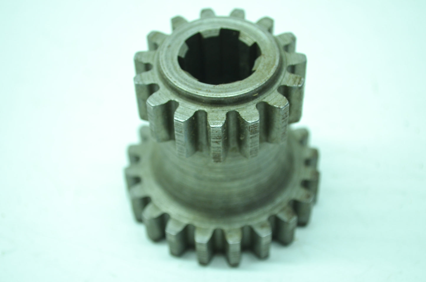 OEM Harley-Davidson 35282-59 Main Shaft Gear 2nd NOS