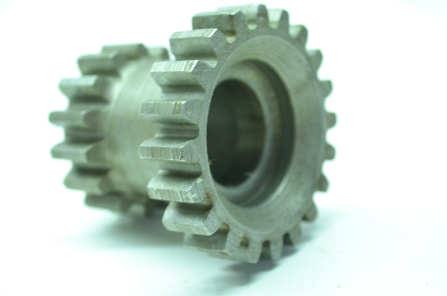 OEM Harley-Davidson 35282-59 Main Shaft Gear 2nd NOS