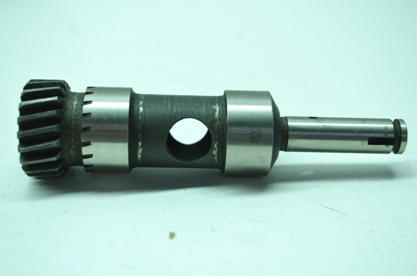 OEM Harley-Davidson 26331-74R Oil Pump Gear Shaft NOS