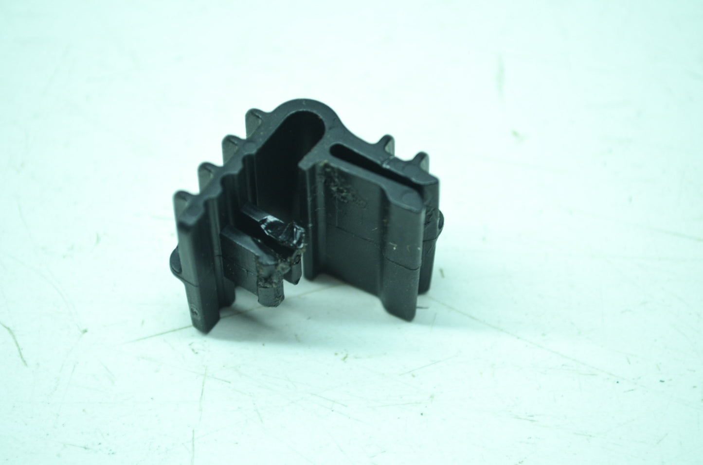 Harley-Davidson Plastic Clamp NOS