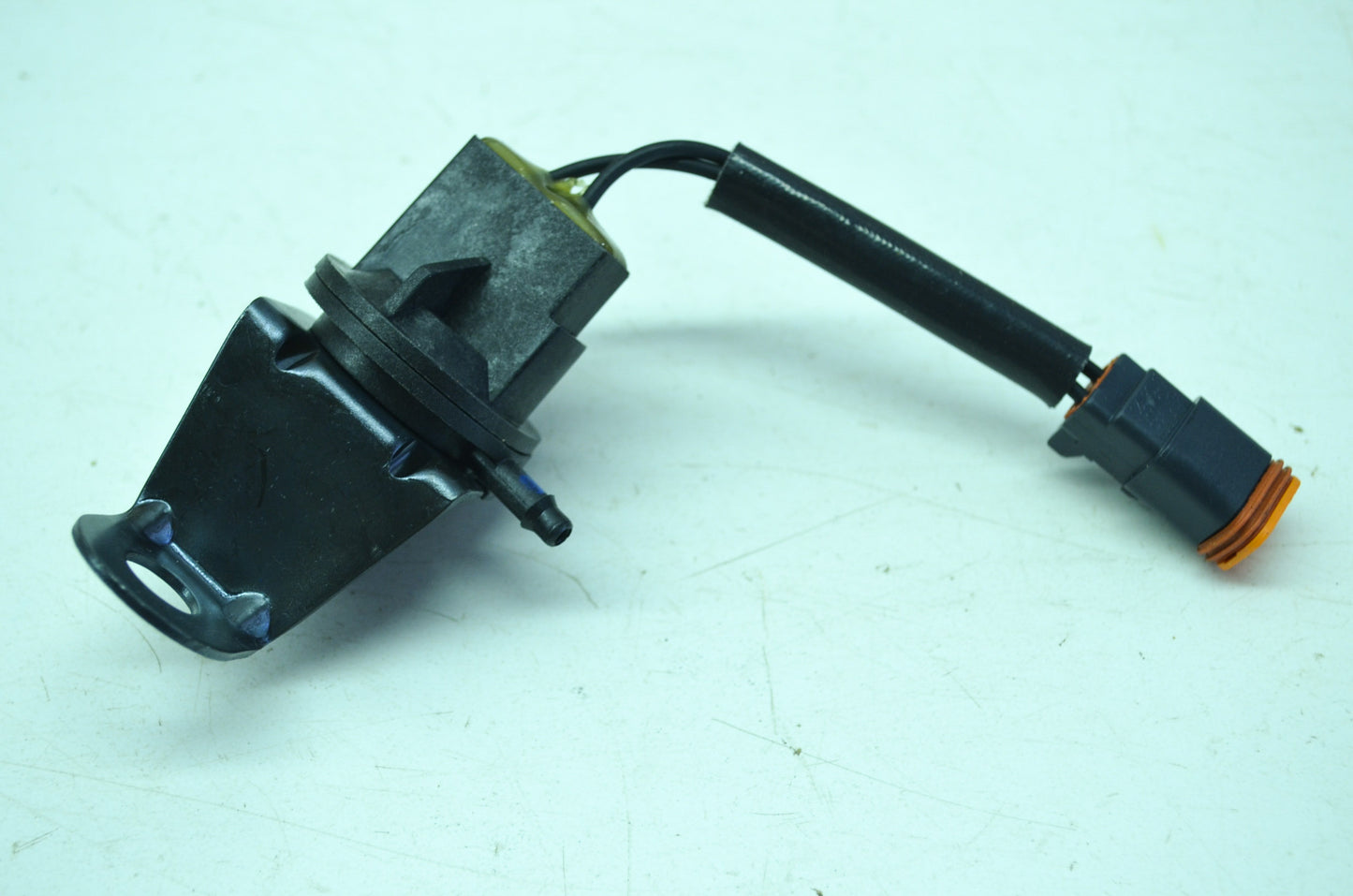 NEW OEM Harley-Davidson Vaccum Switch 26558-94 NOS