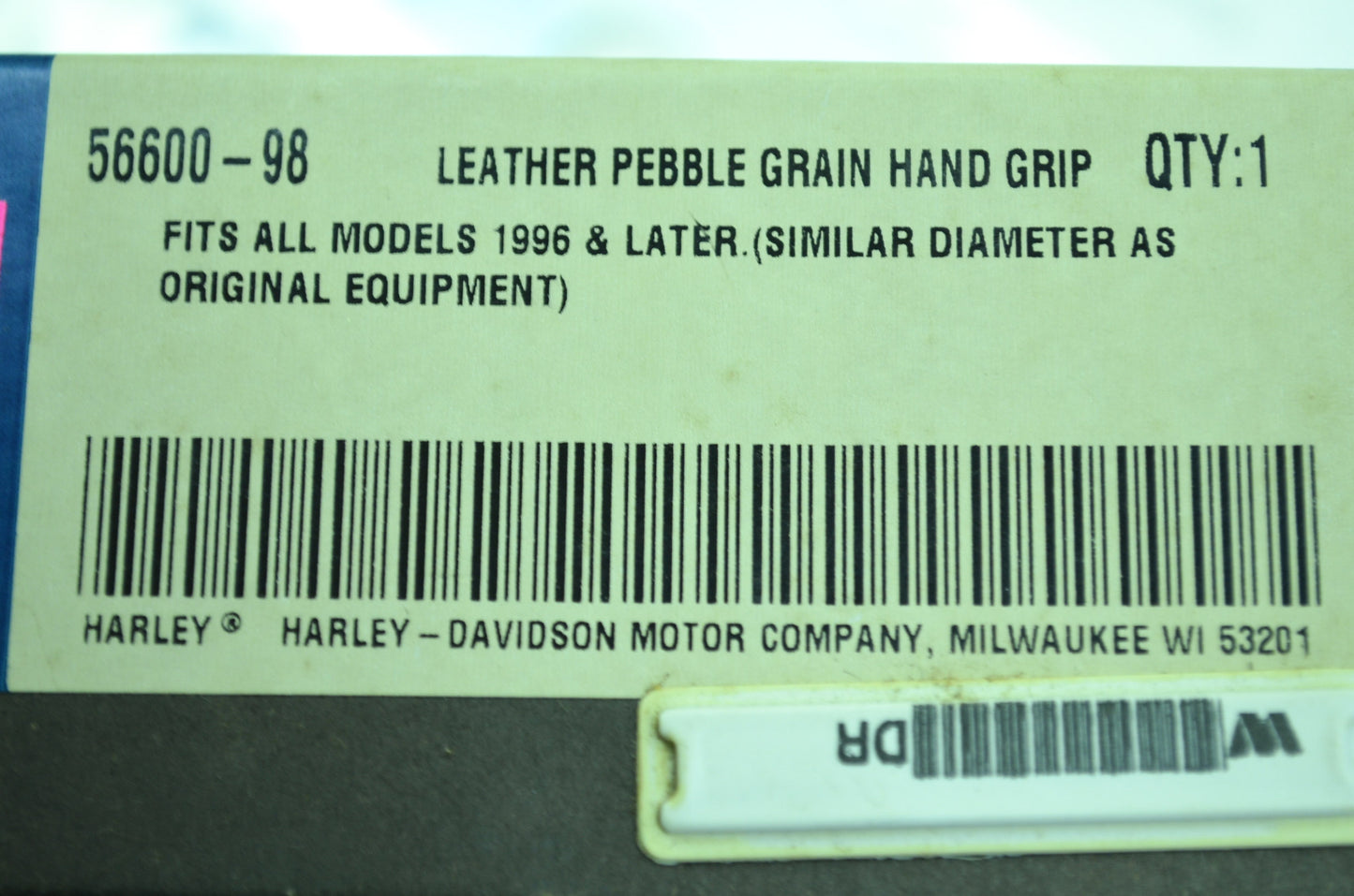 OEM Harley-Davidson 56600-98 Pebble Grain Grip Kit NOS