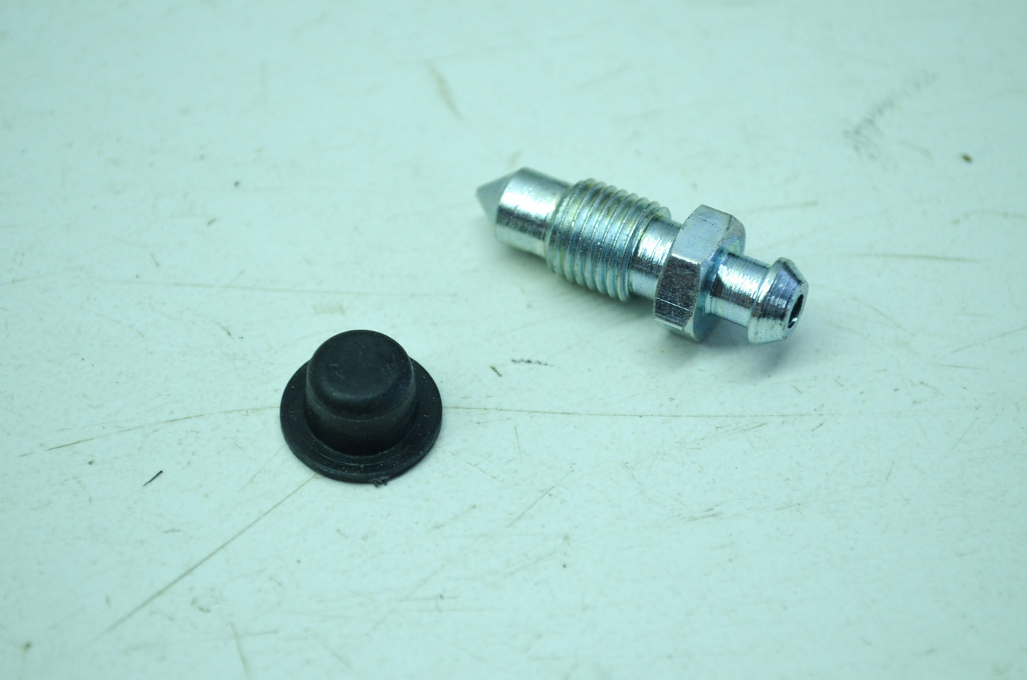 Harley-Davidson Dust Cover Bleeder Screw NOS