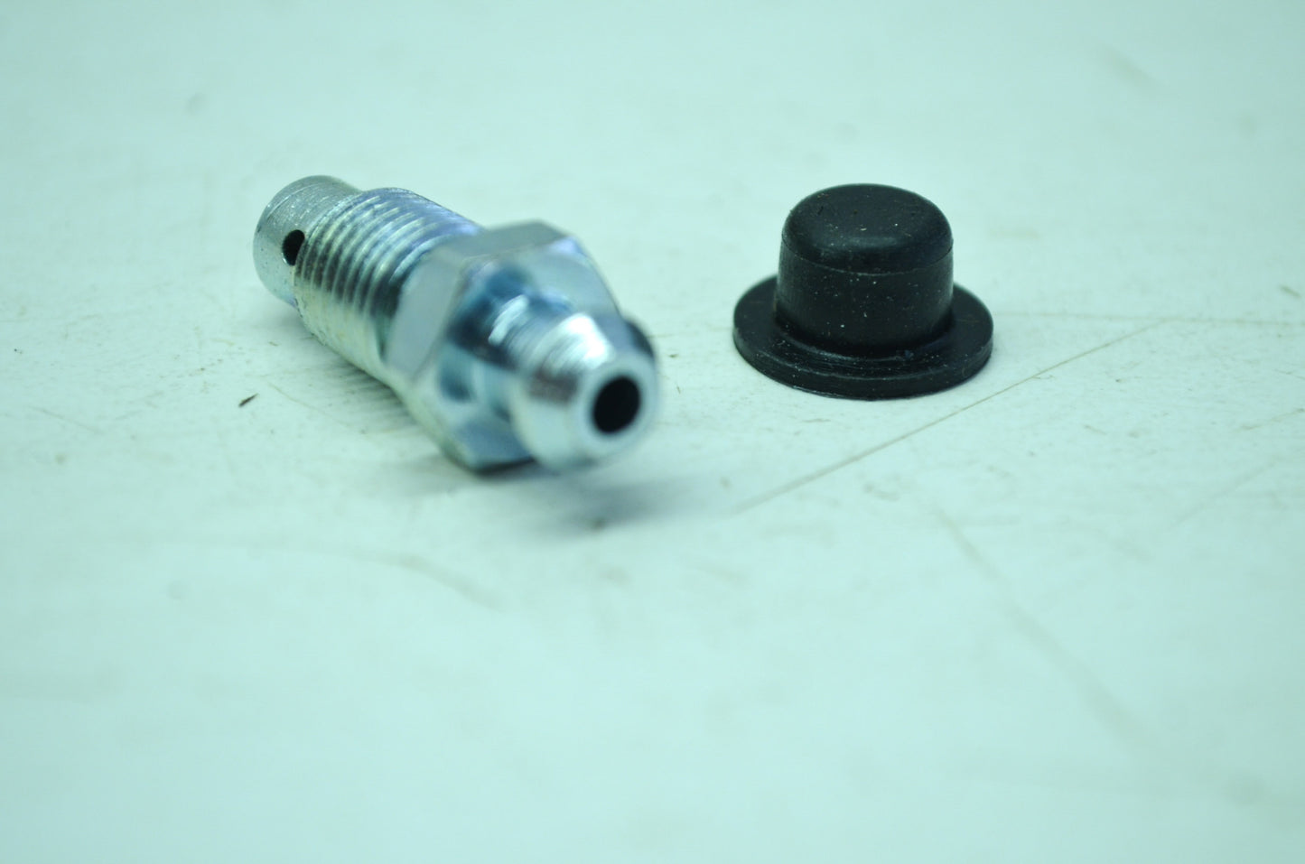 Harley-Davidson Dust Cover Bleeder Screw NOS