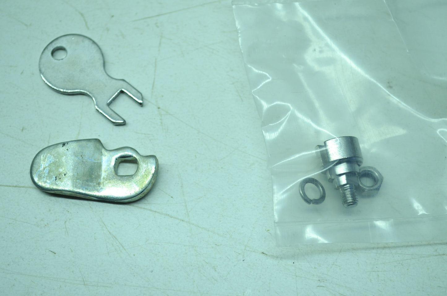OEM Harley-Davidson 64212-93 Tool Box Lock Kit NOS